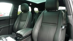 2024 (24) LAND ROVER RANGE ROVER EVOQUE 1.5 P300e Dynamic HSE 5dr Auto 5838637