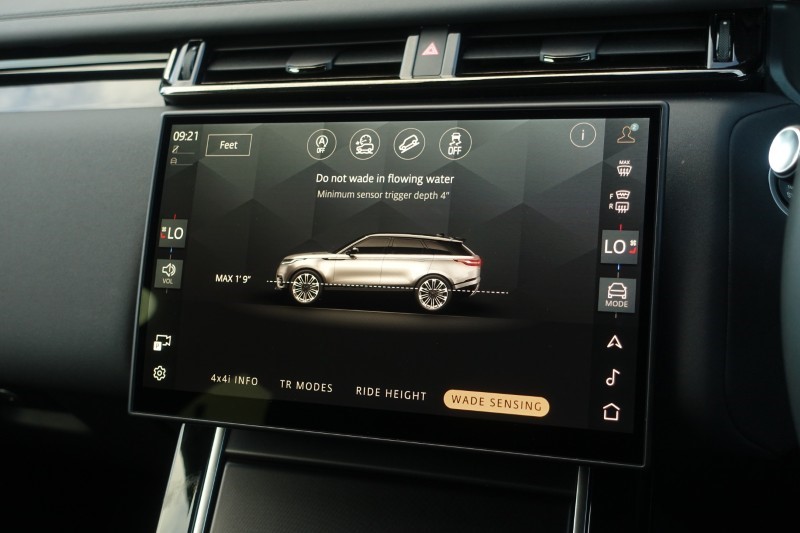 2025 (25) LAND ROVER RANGE ROVER VELAR 2.0 D200 MHEV Dynamic SE 5dr Auto 5830688