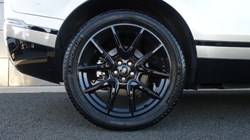 2025 (25) LAND ROVER RANGE ROVER VELAR 2.0 D200 MHEV Dynamic SE 5dr Auto 5830671