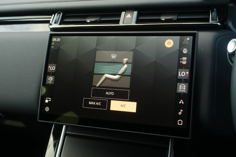 2025 (25) LAND ROVER RANGE ROVER VELAR 2.0 D200 MHEV Dynamic SE 5dr Auto 5830687