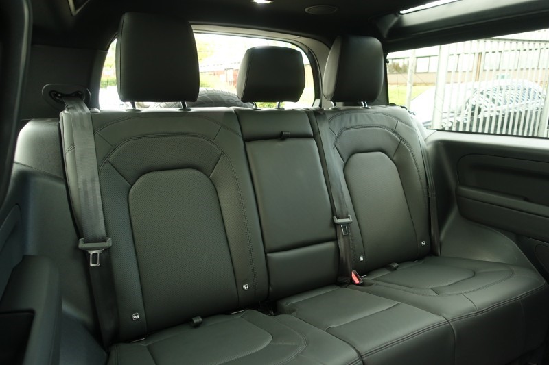 2025 (25) LAND ROVER DEFENDER 3.0 D350 X-Dynamic HSE 90 3dr Auto 5819213