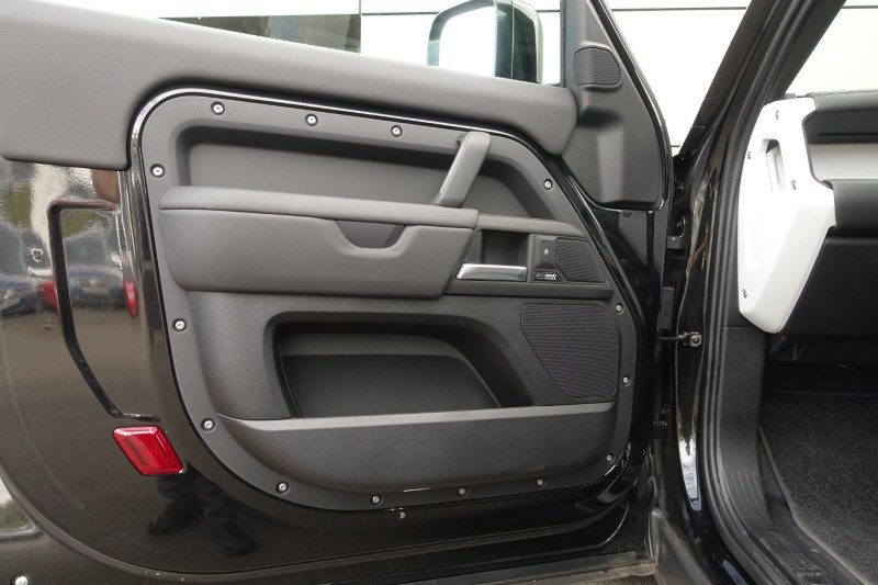 2025 (25) LAND ROVER DEFENDER 3.0 D350 X-Dynamic HSE 90 3dr Auto 5819214