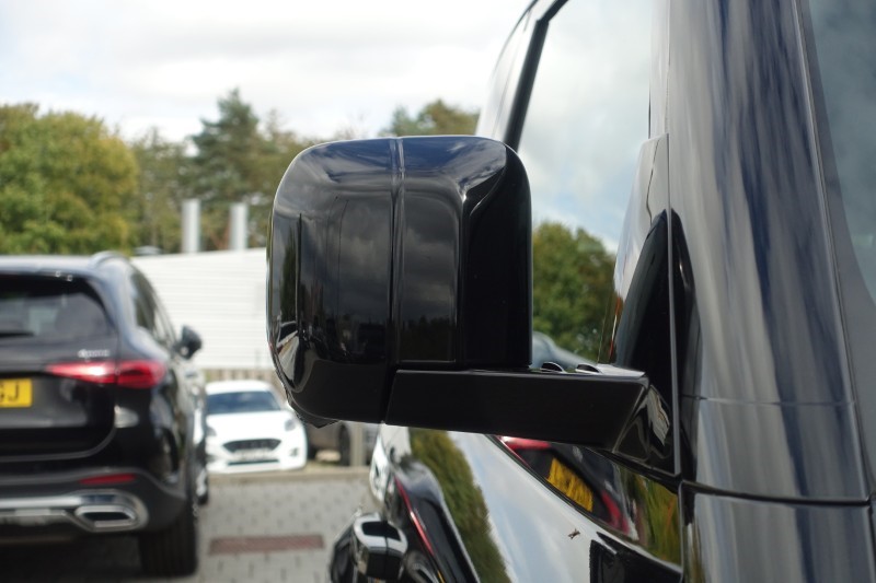 2025 (25) LAND ROVER DEFENDER 3.0 D350 X-Dynamic HSE 90 3dr Auto 5819183