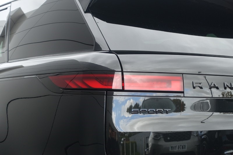 2024 (74) LAND ROVER RANGE ROVER SPORT 3.0 D300 Dynamic SE 5dr Auto 5833781