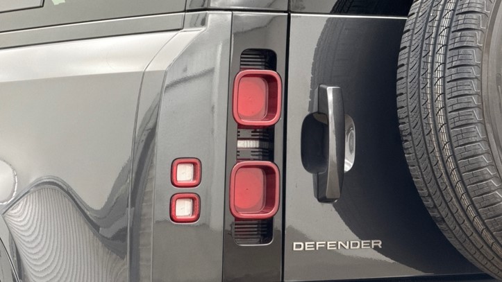 2025 (74) LAND ROVER DEFENDER 3.0 D350 X-Dynamic HSE 110 5dr Auto [7 Seat] 5737176