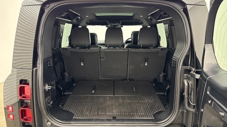 2025 (74) LAND ROVER DEFENDER 3.0 D350 X-Dynamic HSE 110 5dr Auto [7 Seat] 5737167