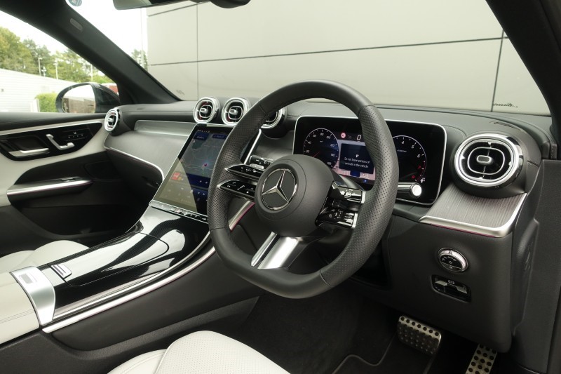 2026 (26) MERCEDES-BENZ GLC 300 4Matic AMG Line Prem [Pan] 5dr 9G-Tronic 5779004