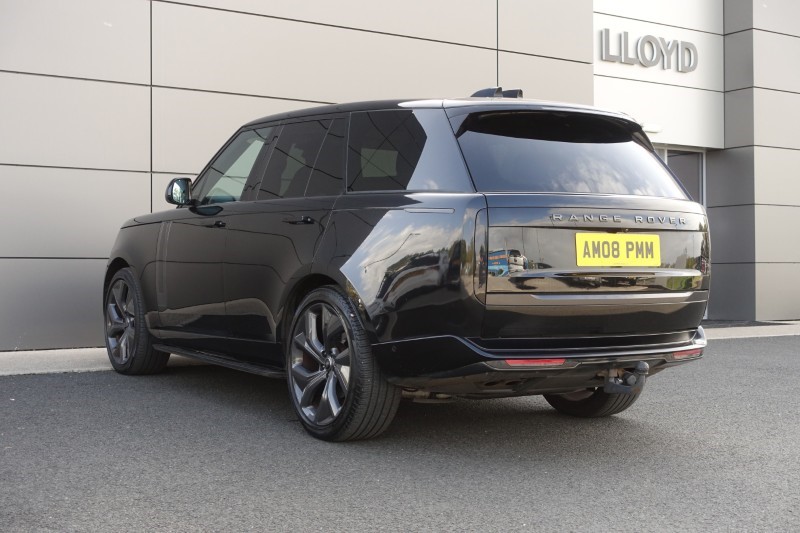 2024 (24) LAND ROVER RANGE ROVER 3.0 D300 SE 4dr Auto