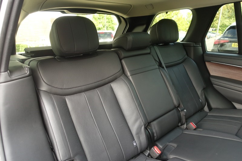 2024 (24) LAND ROVER RANGE ROVER 3.0 D300 SE 4dr Auto 5816294