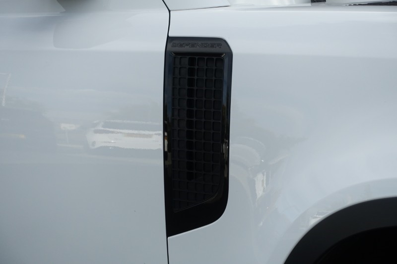 2025 (74) LAND ROVER COMMERCIAL DEFENDER 3.0 D250 Hard Top S Auto [3 Seat] 5871106