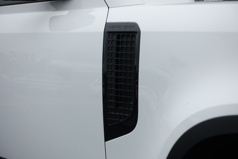 2025 (25) LAND ROVER COMMERCIAL DEFENDER 3.0 D250 Hard Top S Auto [3 Seat] 5878578