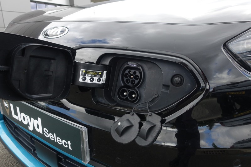 2021 (21) KIA E-NIRO 150kW 4 PLUS 64kWh 5dr Auto 5839257