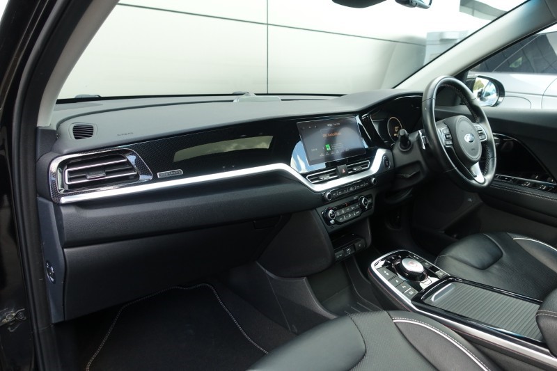 2021 (21) KIA E-NIRO 150kW 4 PLUS 64kWh 5dr Auto 5839280