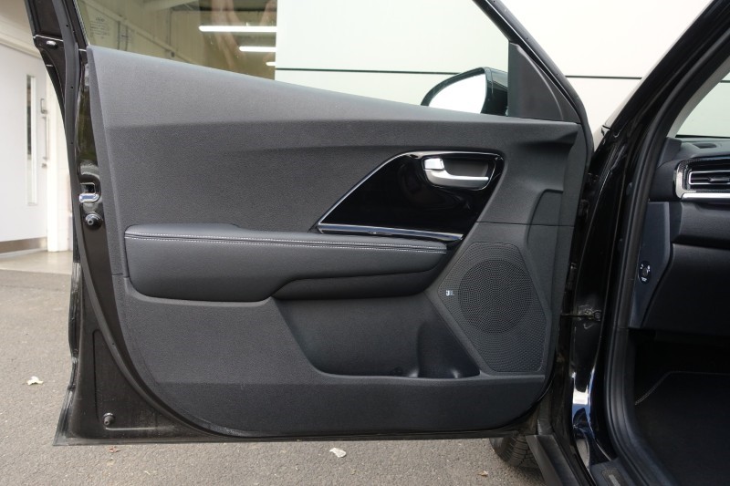 2021 (21) KIA E-NIRO 150kW 4 PLUS 64kWh 5dr Auto 5839279