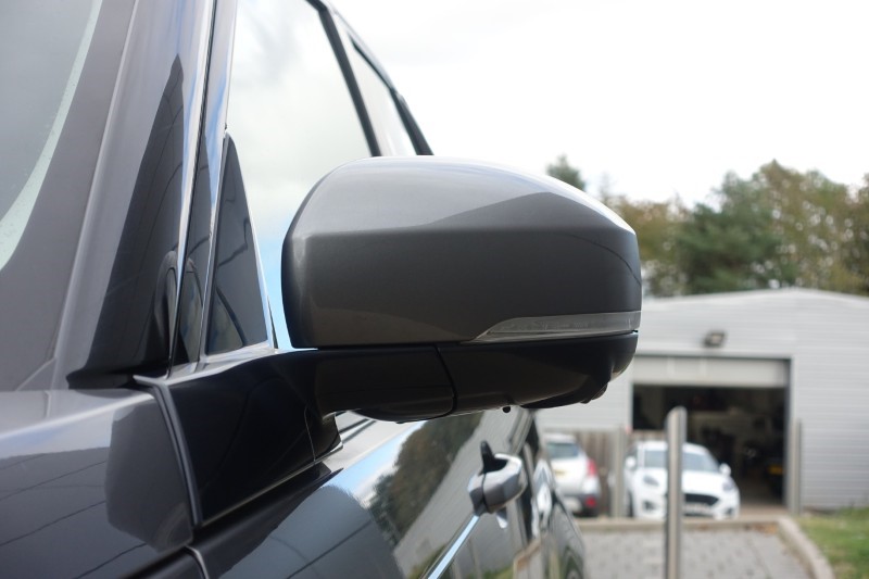 2021 (21) LAND ROVER DISCOVERY 3.0 D300 S 5dr Auto 5849448