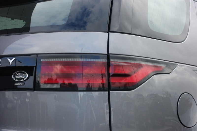2021 (21) LAND ROVER DISCOVERY 3.0 D300 S 5dr Auto 5849444