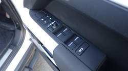 2024 (24) LAND ROVER DEFENDER 3.0 D250 X-Dynamic SE 110 5dr Auto 5874899