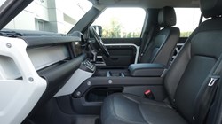 2024 (24) LAND ROVER DEFENDER 3.0 D250 X-Dynamic SE 110 5dr Auto 5874848