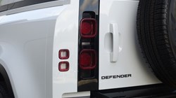 2024 (24) LAND ROVER DEFENDER 3.0 D250 X-Dynamic SE 110 5dr Auto 5874864
