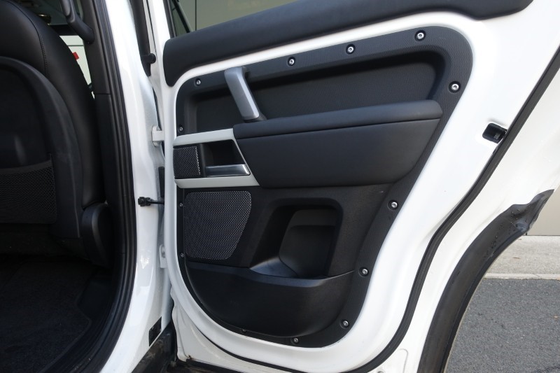 2024 (24) LAND ROVER DEFENDER 3.0 D250 X-Dynamic SE 110 5dr Auto 5874900