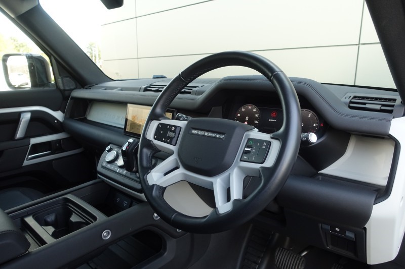 2024 (24) LAND ROVER DEFENDER 3.0 D250 X-Dynamic SE 110 5dr Auto 5874892