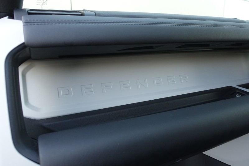 2024 (24) LAND ROVER DEFENDER 3.0 D250 X-Dynamic SE 110 5dr Auto 5874909