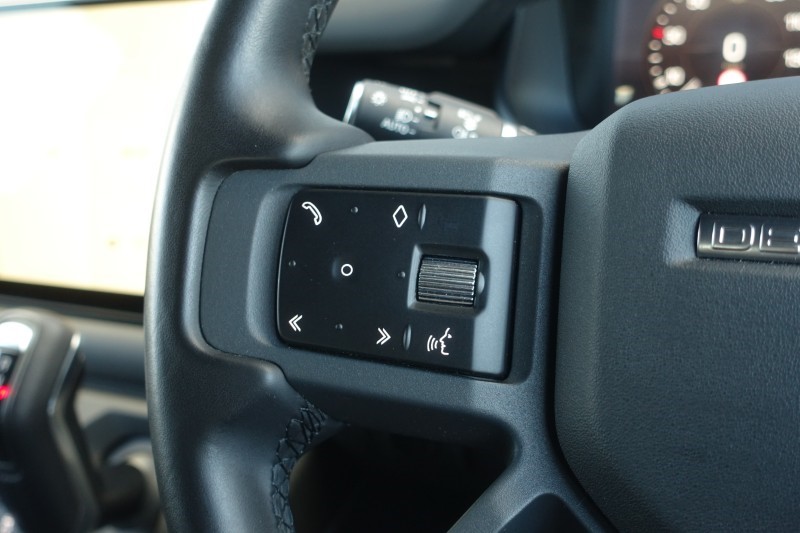 2023 (23) LAND ROVER DEFENDER 3.0 D250 X-Dynamic HSE 110 5dr Auto 5887145