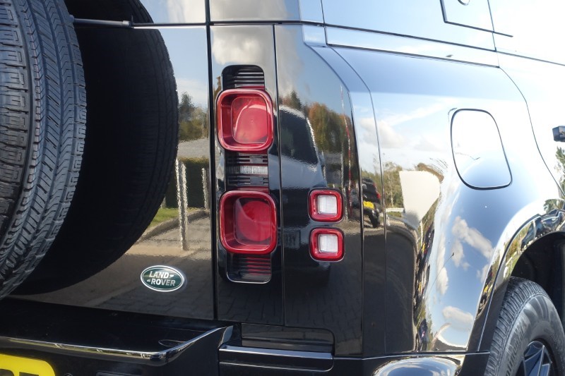 2023 (23) LAND ROVER DEFENDER 3.0 D250 X-Dynamic HSE 110 5dr Auto 5887133