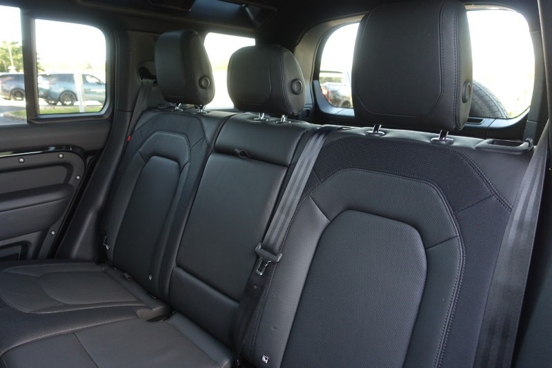 2023 (23) LAND ROVER DEFENDER 3.0 D250 X-Dynamic HSE 110 5dr Auto 5887165