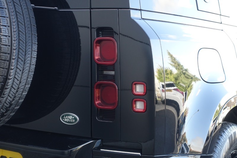 2023 (23) LAND ROVER DEFENDER 3.0 D250 X-Dynamic HSE 110 5dr Auto 5887141