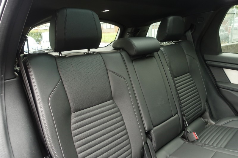 2025 (25) LAND ROVER DISCOVERY SPORT 2.0 D200 Dynamic SE 5dr Auto [7 Seat] 5878350