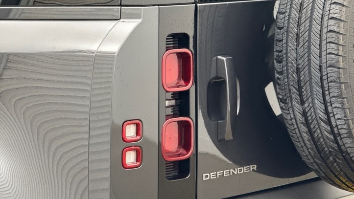 2025 (74) LAND ROVER DEFENDER 3.0 D350 X-Dynamic HSE 90 3dr Auto 5850334