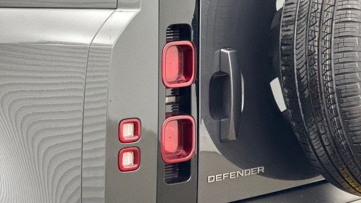 2025 (25) LAND ROVER DEFENDER 3.0 D350 X-Dynamic HSE 110 5dr Auto [7 Seat] 5849989