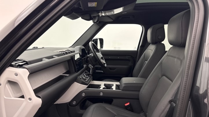 2025 (25) LAND ROVER DEFENDER 3.0 D350 X-Dynamic HSE 110 5dr Auto [7 Seat] 5849973