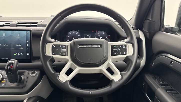 2025 (25) LAND ROVER DEFENDER 3.0 D350 X-Dynamic HSE 110 5dr Auto [7 Seat] 5849985