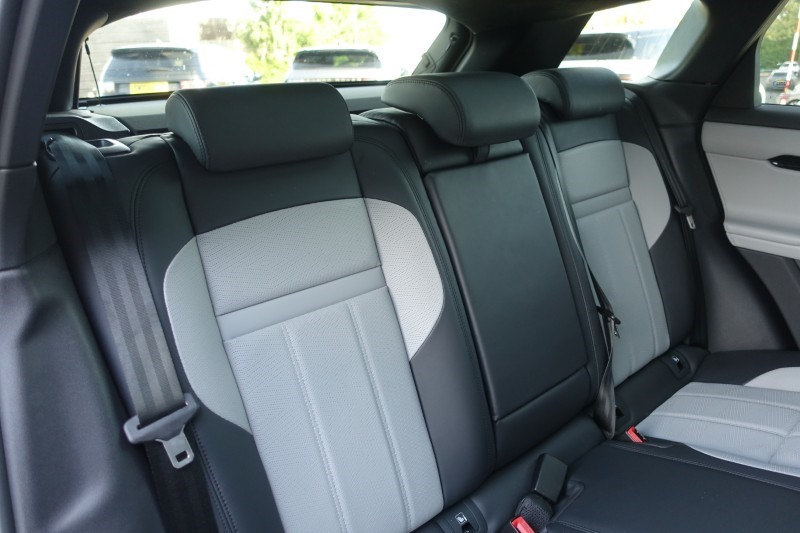 2025 (25) LAND ROVER RANGE ROVER EVOQUE 1.5 P270e Autobiography 5dr Auto [Revised] 5891736