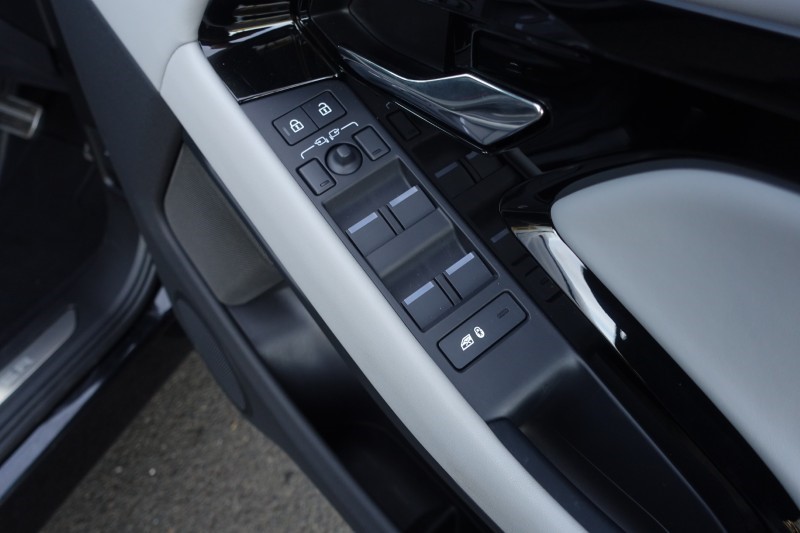 2025 (25) LAND ROVER RANGE ROVER EVOQUE 1.5 P270e Autobiography 5dr Auto [Revised] 5891732