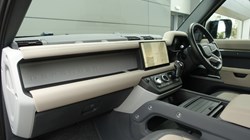 2023 (23) LAND ROVER DEFENDER 3.0 D300 X-Dynamic HSE 110 5dr Auto 5934263