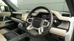 2023 (23) LAND ROVER DEFENDER 3.0 D300 X-Dynamic HSE 110 5dr Auto 5934247