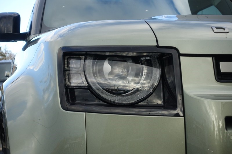 2023 (23) LAND ROVER DEFENDER 3.0 D300 X-Dynamic HSE 110 5dr Auto 5934221