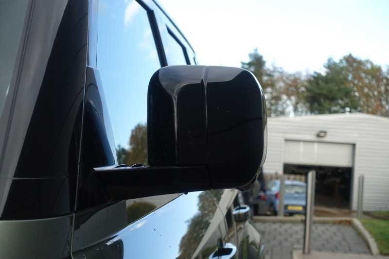 2023 (23) LAND ROVER DEFENDER 3.0 D300 X-Dynamic HSE 110 5dr Auto 5934234