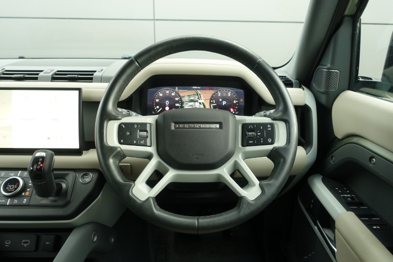 2023 (23) LAND ROVER DEFENDER 3.0 D300 X-Dynamic HSE 110 5dr Auto 5934219