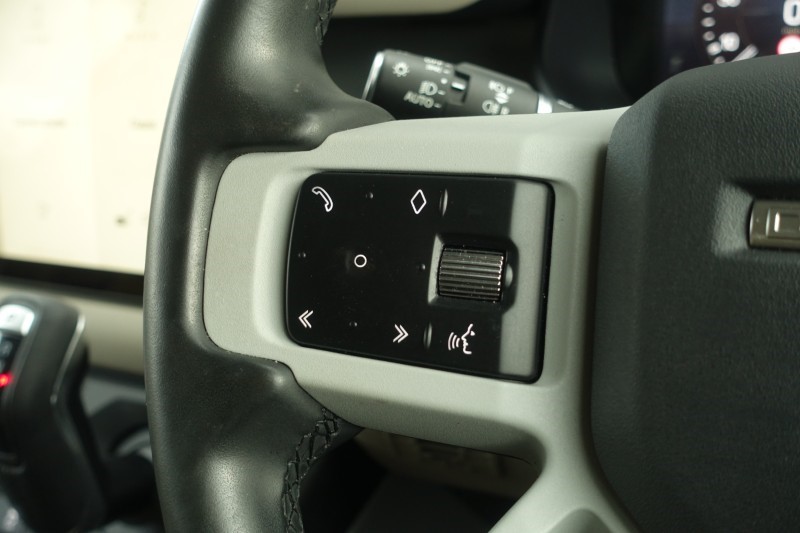 2023 (23) LAND ROVER DEFENDER 3.0 D300 X-Dynamic HSE 110 5dr Auto 5934240
