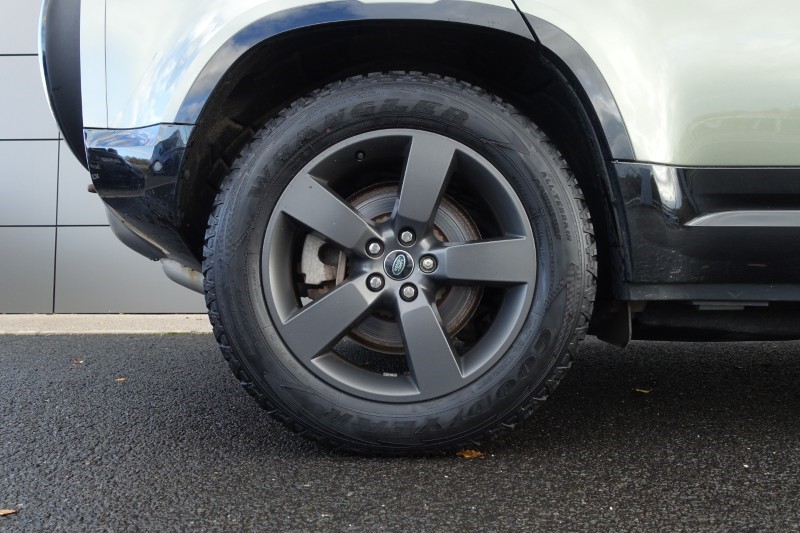 2023 (23) LAND ROVER DEFENDER 3.0 D300 X-Dynamic HSE 110 5dr Auto 5934229