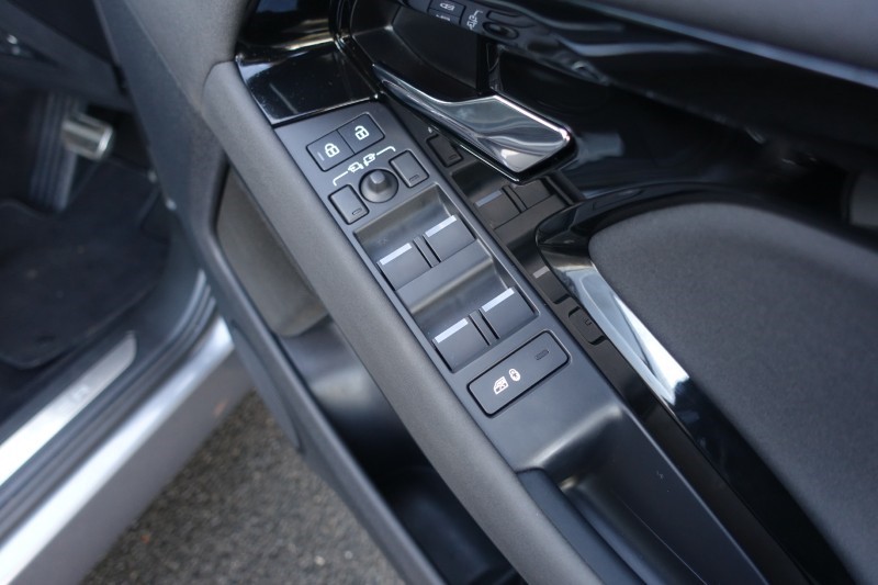 2023 (73) LAND ROVER RANGE ROVER EVOQUE 1.5 P300e Dynamic SE 5dr Auto 5887379
