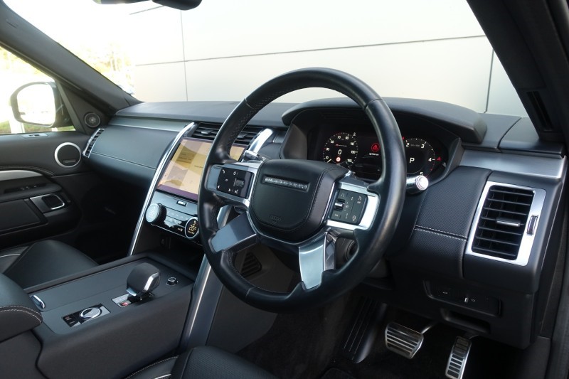 2021 (21) LAND ROVER DISCOVERY 3.0 D300 R-Dynamic HSE 5dr Auto 5886642