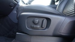 2021 (21) LAND ROVER DISCOVERY 3.0 D300 R-Dynamic HSE 5dr Auto 5886660