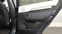 2023 (73) LAND ROVER DISCOVERY 3.0 D300 Dynamic HSE 5dr Auto 5896175