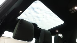 2023 (73) LAND ROVER DISCOVERY 3.0 D300 Dynamic HSE 5dr Auto 5896178