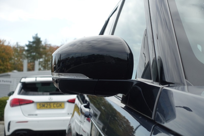 2023 (73) LAND ROVER DISCOVERY 3.0 D300 Dynamic HSE 5dr Auto 5896144